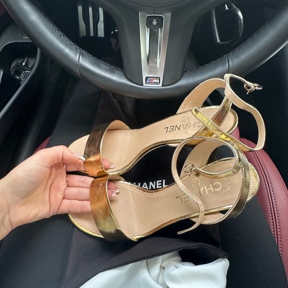 CHANEL HEELS - Picture 5 of 11